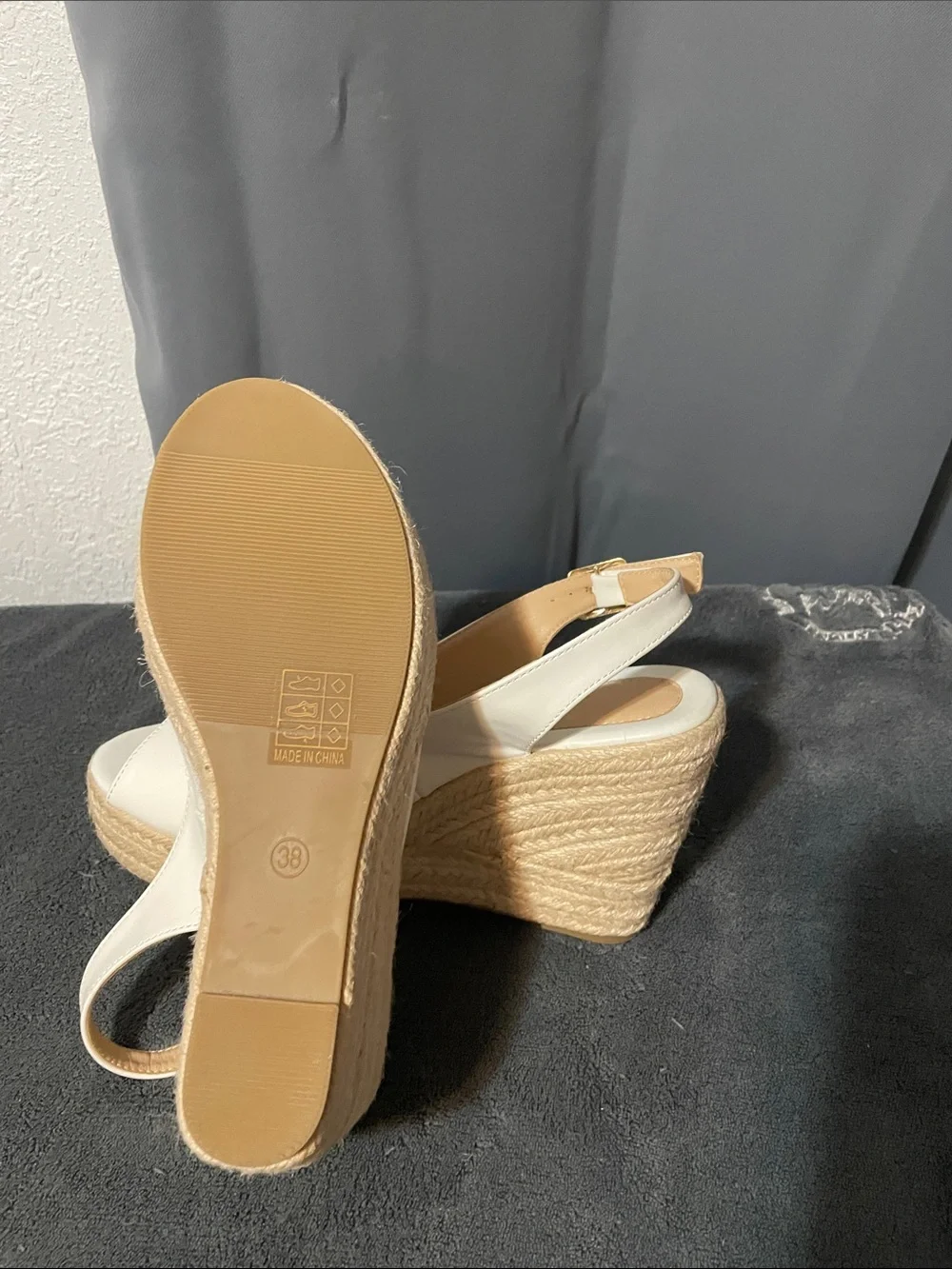 N/A classic white
